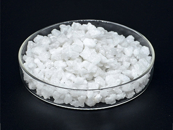 白刚玉段砂做耐材炉料的特点